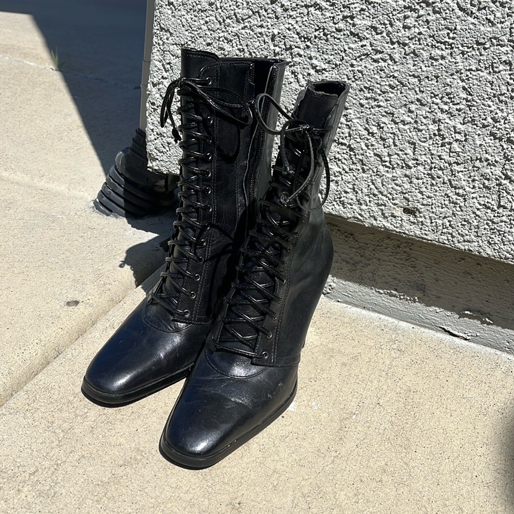 Women's Size 7 boot with laces in the front. Hardly worn.